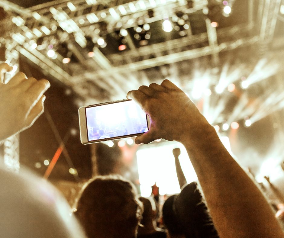 דילים להופעת הסקורפיונס בפריז