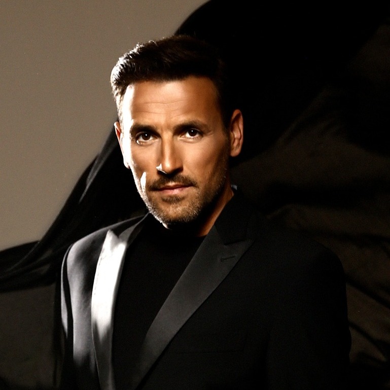 ניקוס ורטיס Live!